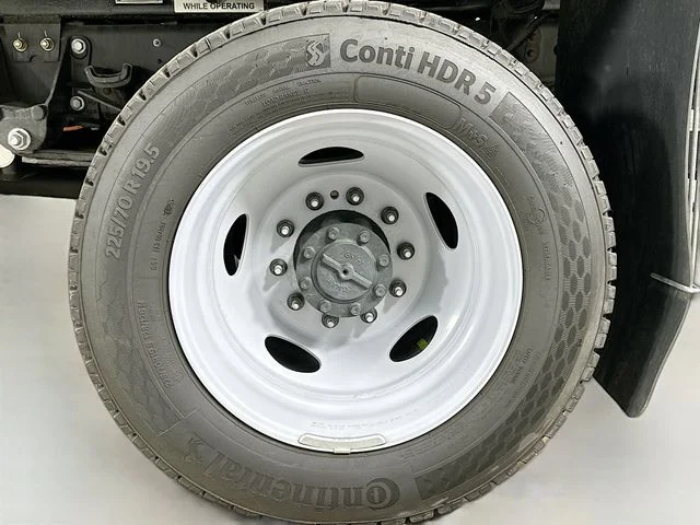 New 2025 Oxford White Ford XL image 28