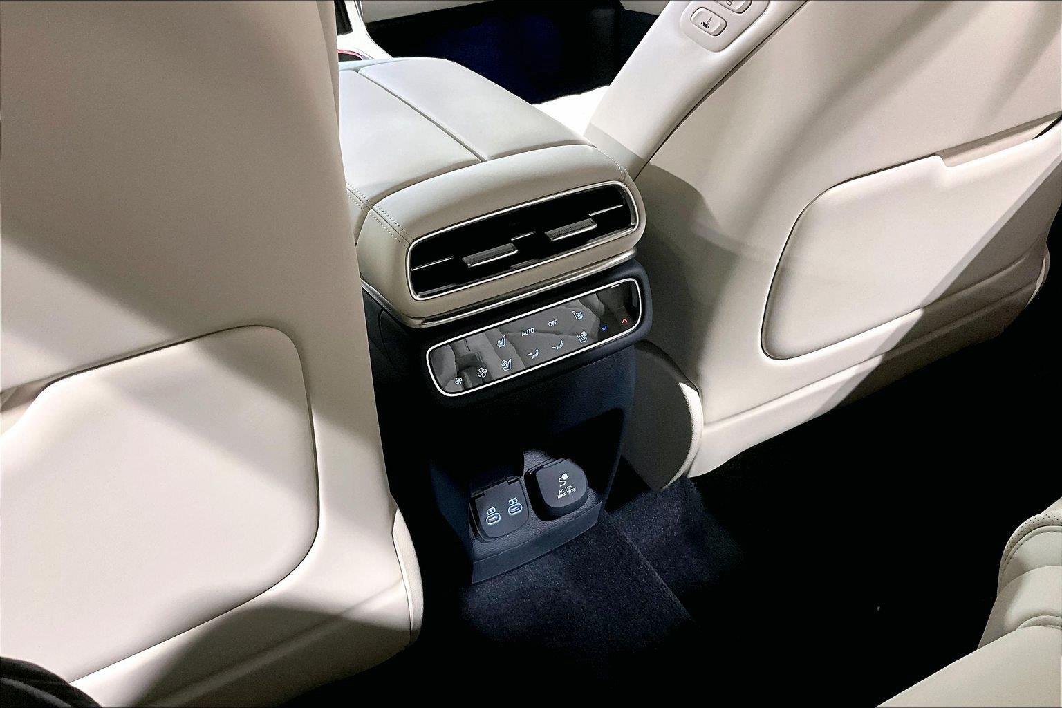 New 2027 Bering Blue Genesis 3.5T PRESTIGE image 24