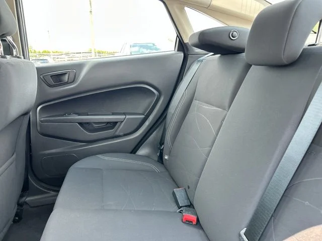 Used 2018 Gray Ford SE image 16