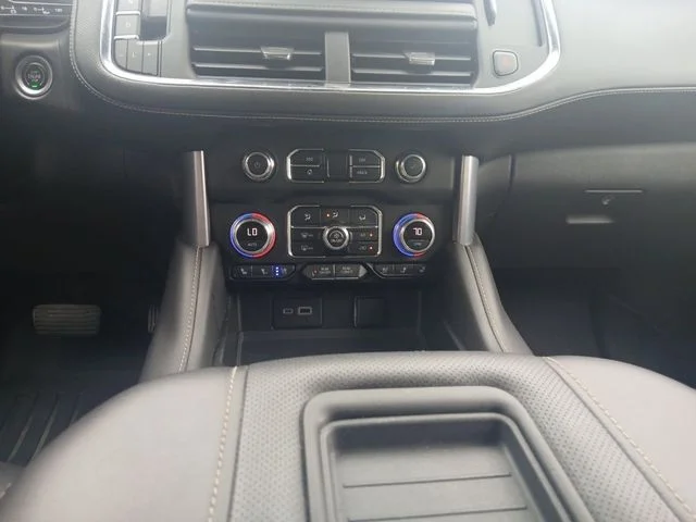 Used 2022 White GMC SLT image 4
