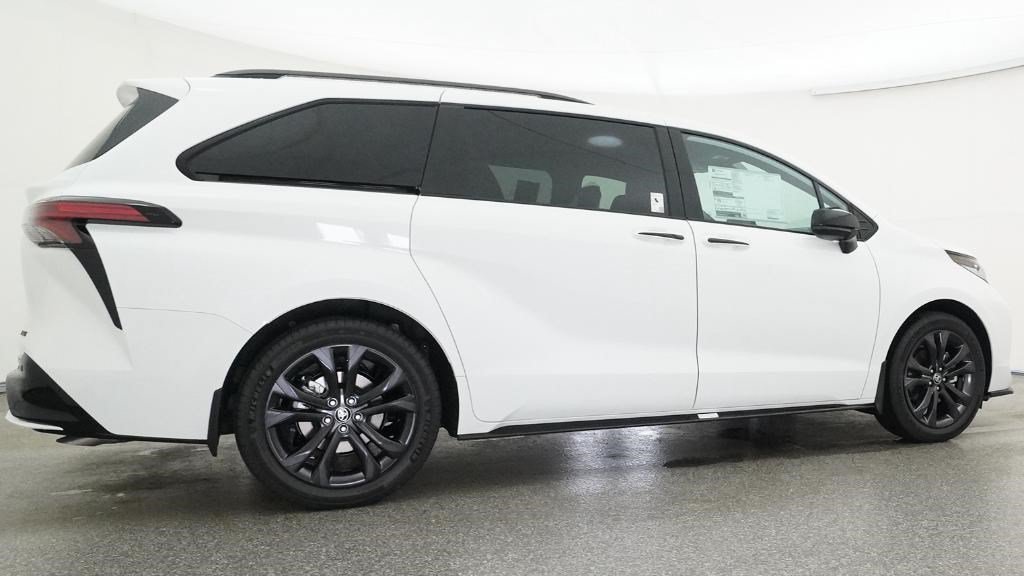 New 2026 Ice Cap Toyota  XSE image 5