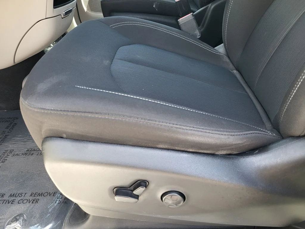 Used 2023 White Chrysler LX image 19