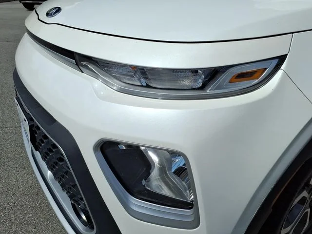 Used 2020 White Kia X-Line image 14