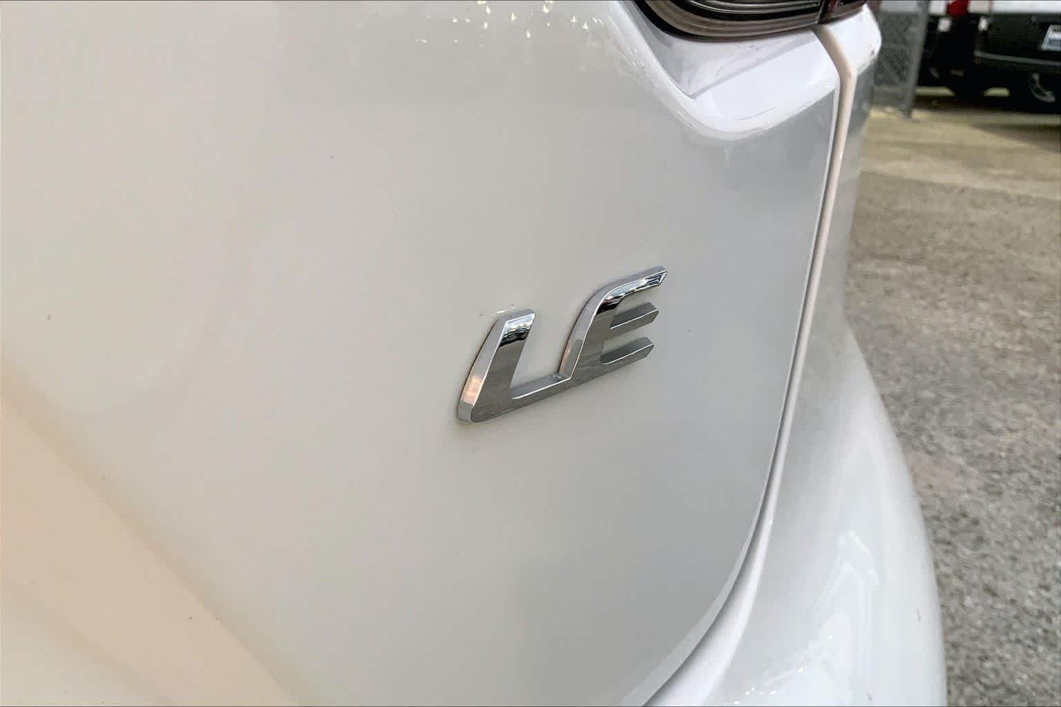 Used 2023 Ice Cap Toyota LE image 10