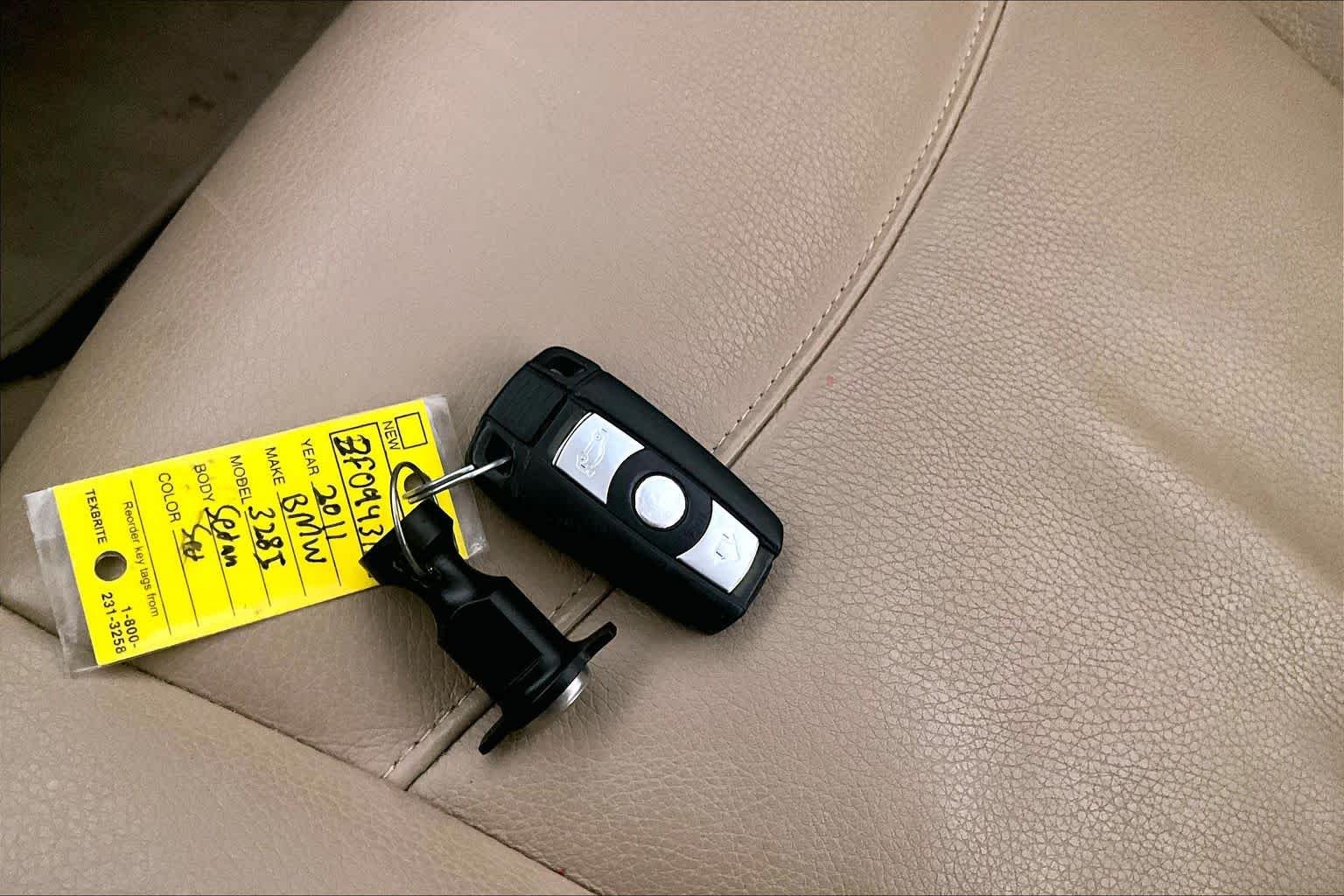 Used 2011 Jet Black BMW 328i image 14