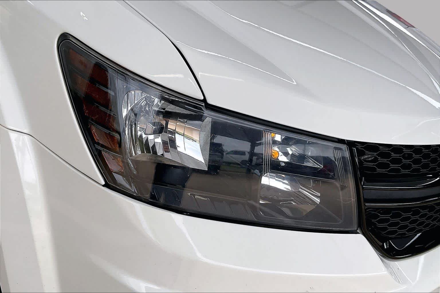 Used 2018 Vice White Dodge SE image 26