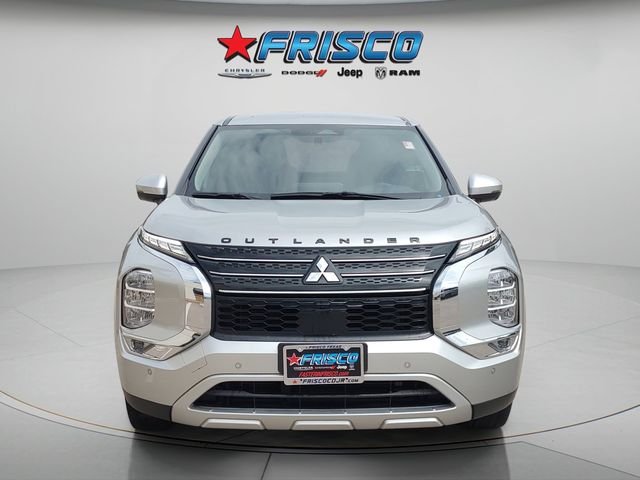Used 2023 Silver Mitsubishi SE image 2