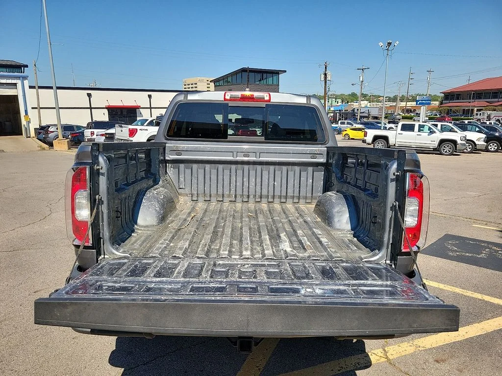 Used 2022 Satin Steel Metallic GMC Elevation image 8