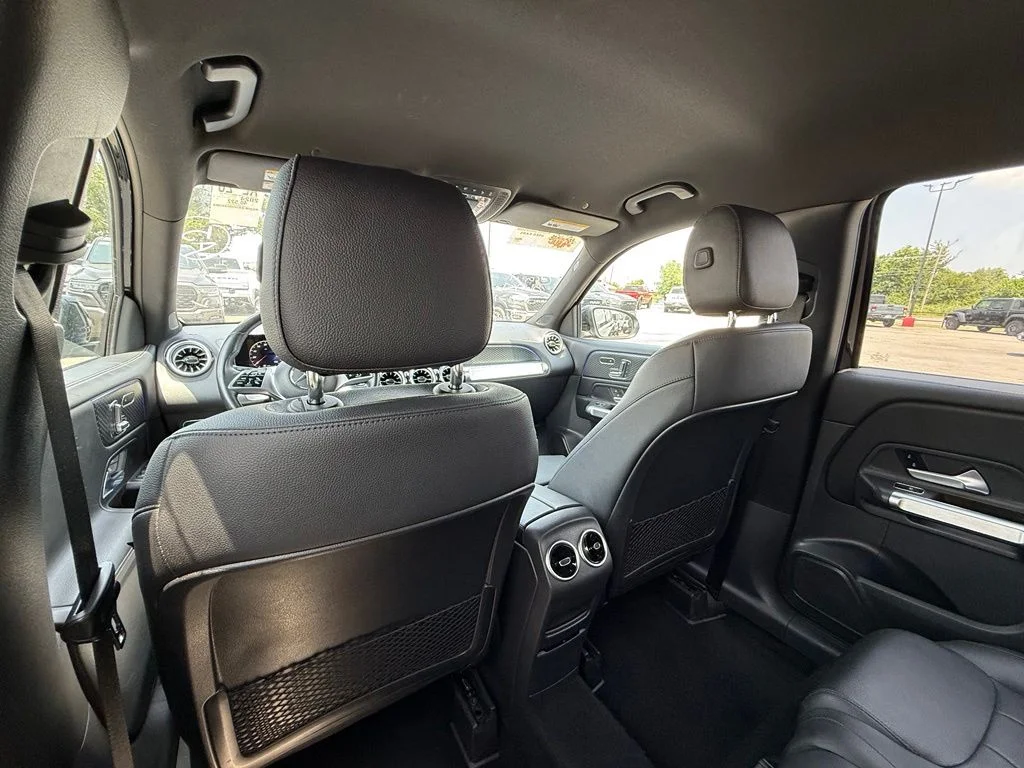Used 2024 Black Mercedes-Benz GLB 250 image 27