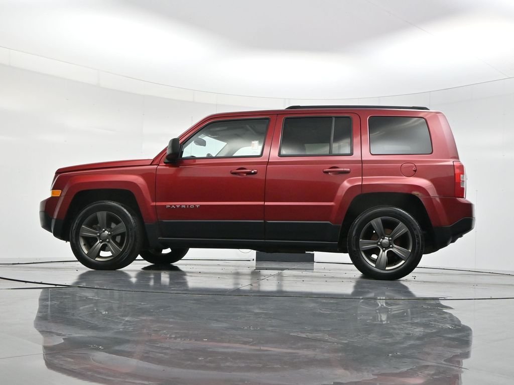 Used 2014 Deep Cherry Red Crystal Pearlcoat Jeep Latitude image 49
