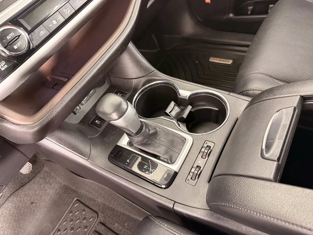 Used 2019 White Toyota Limited Platinum image 4