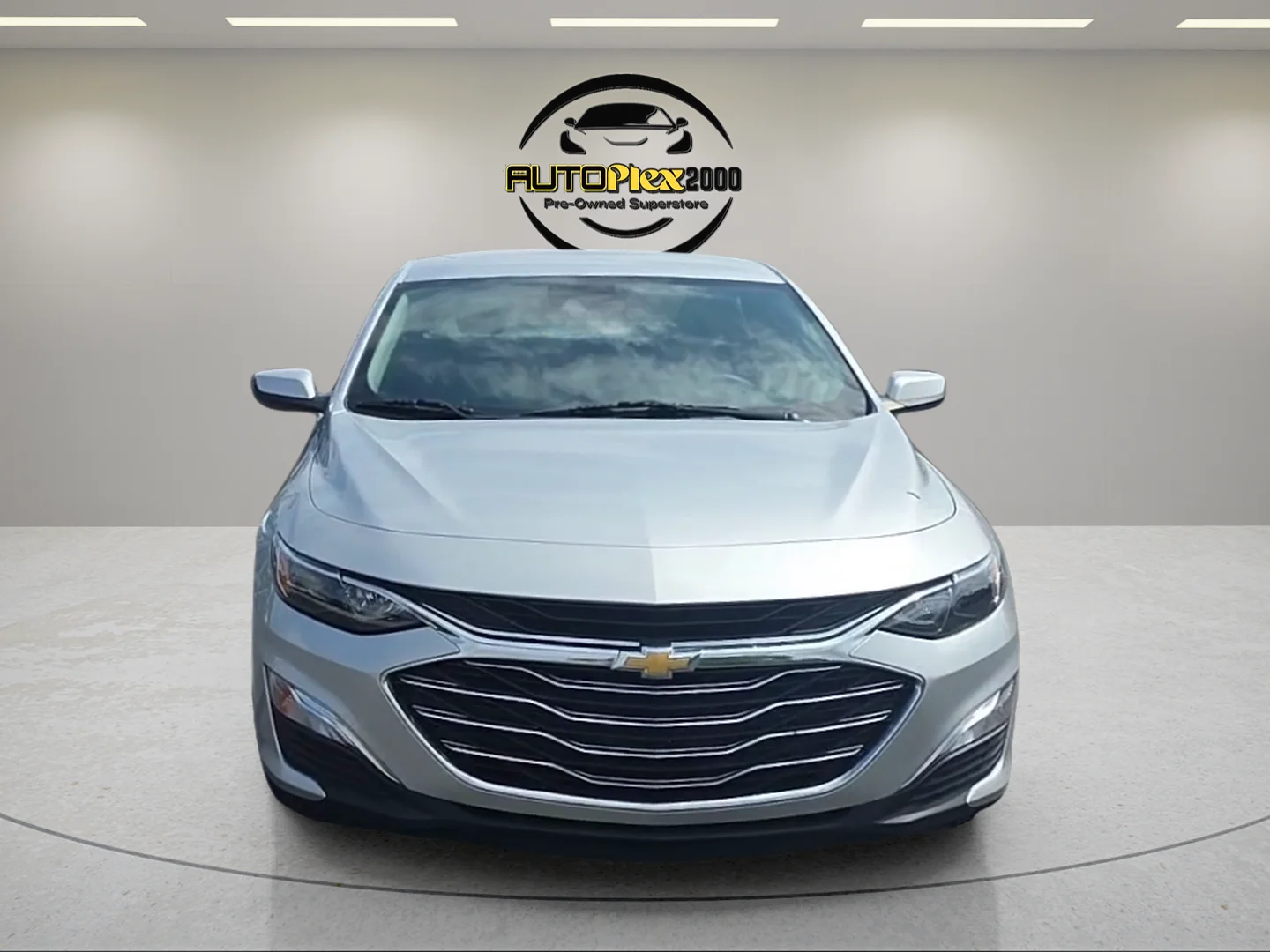 Used 2022 Silver Chevrolet LS image 2