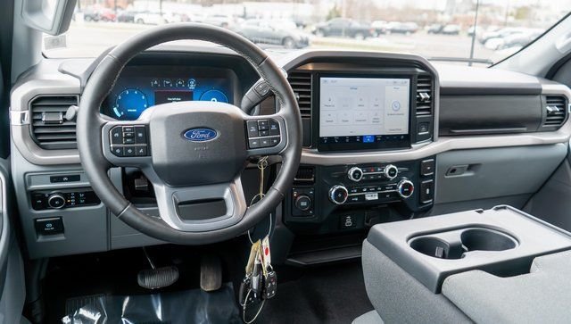 Used 2025 Iconic Silver Metallic Ford XLT image 12