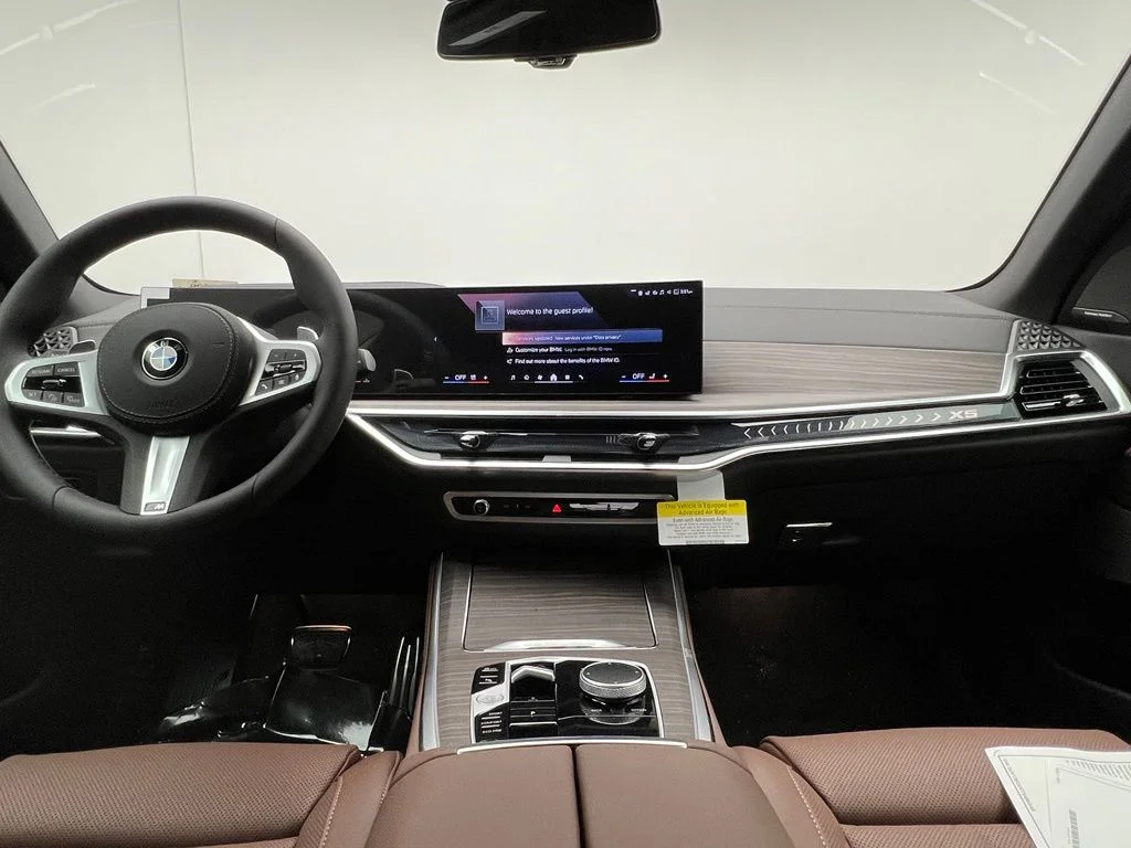 New 2026 Manhattan Green Metallic BMW sDrive40i image 10
