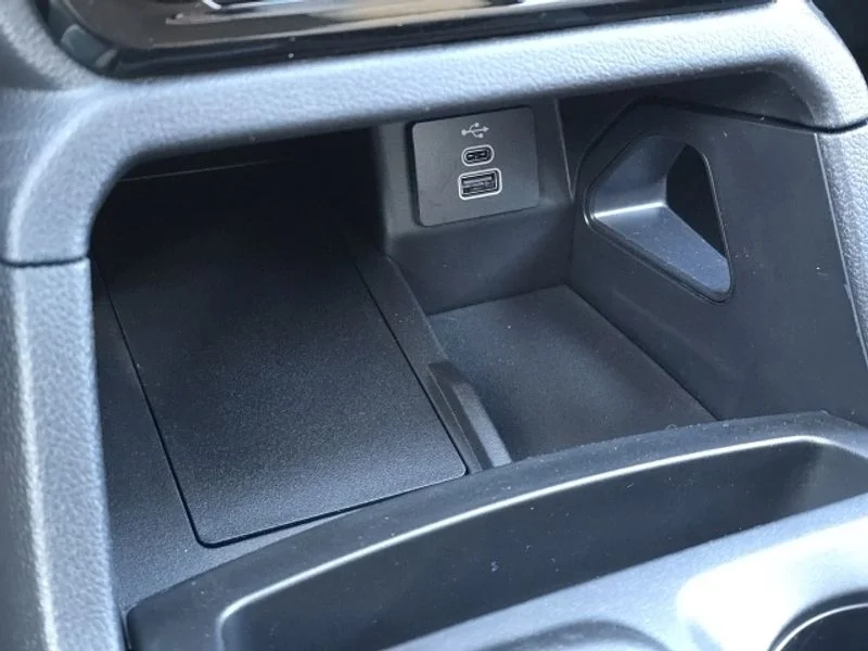 New 2025 Oxford White Ford XLT image 18