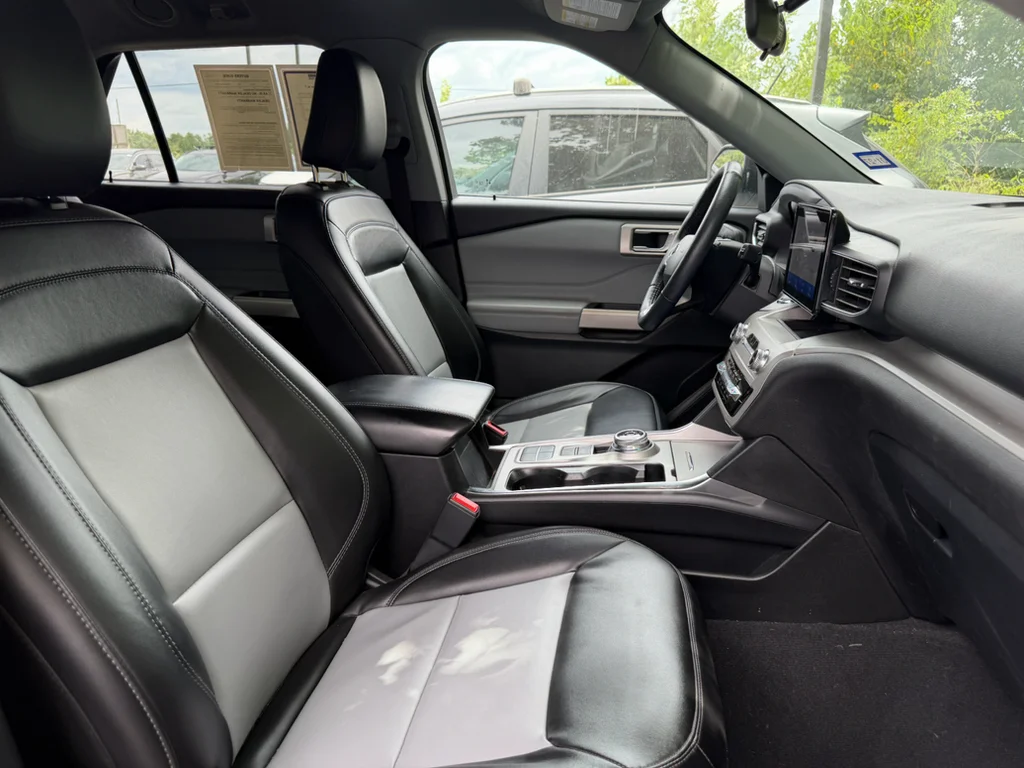 Used 2022 Star White Metallic Tri-Coat Ford XLT image 11