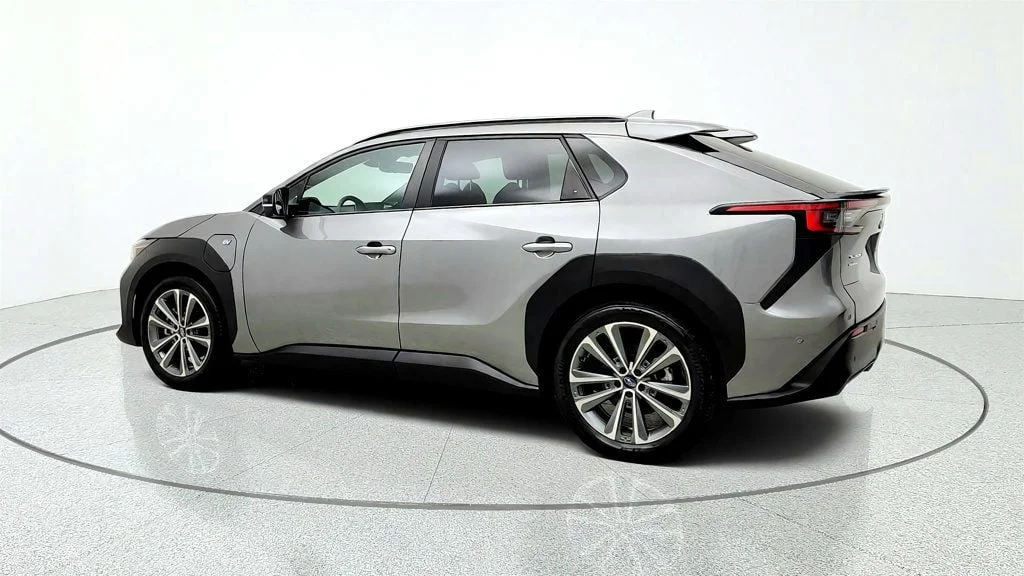Used 2023 Smoked Carbon Subaru Limited AWD image 7