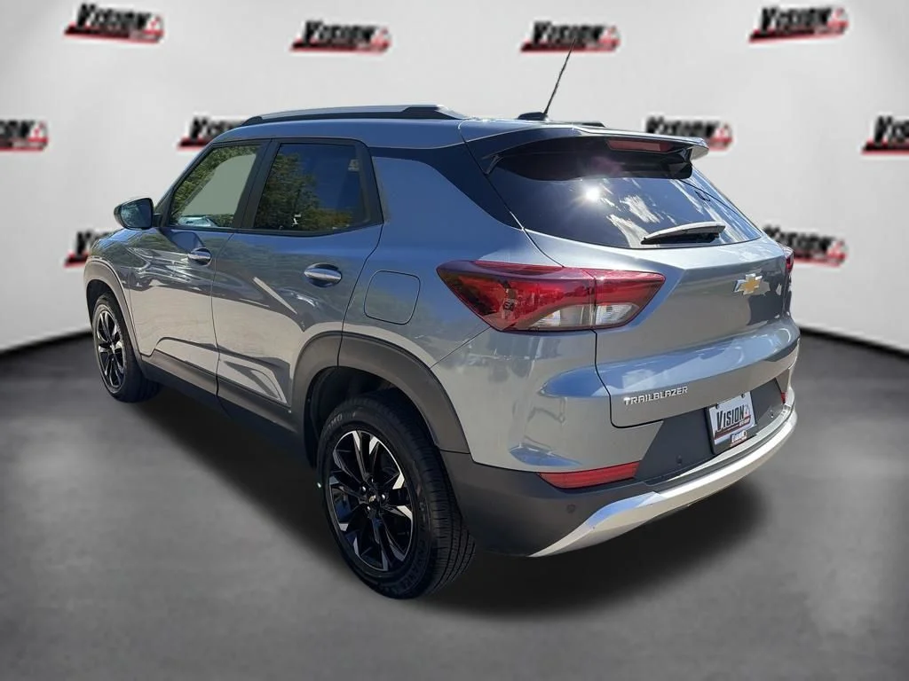 Used 2022 Gray Chevrolet LT image 8