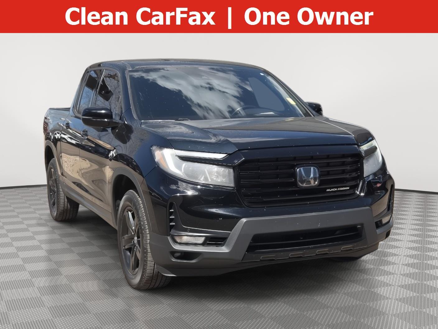 2022 Honda Ridgeline Black Edition's photo