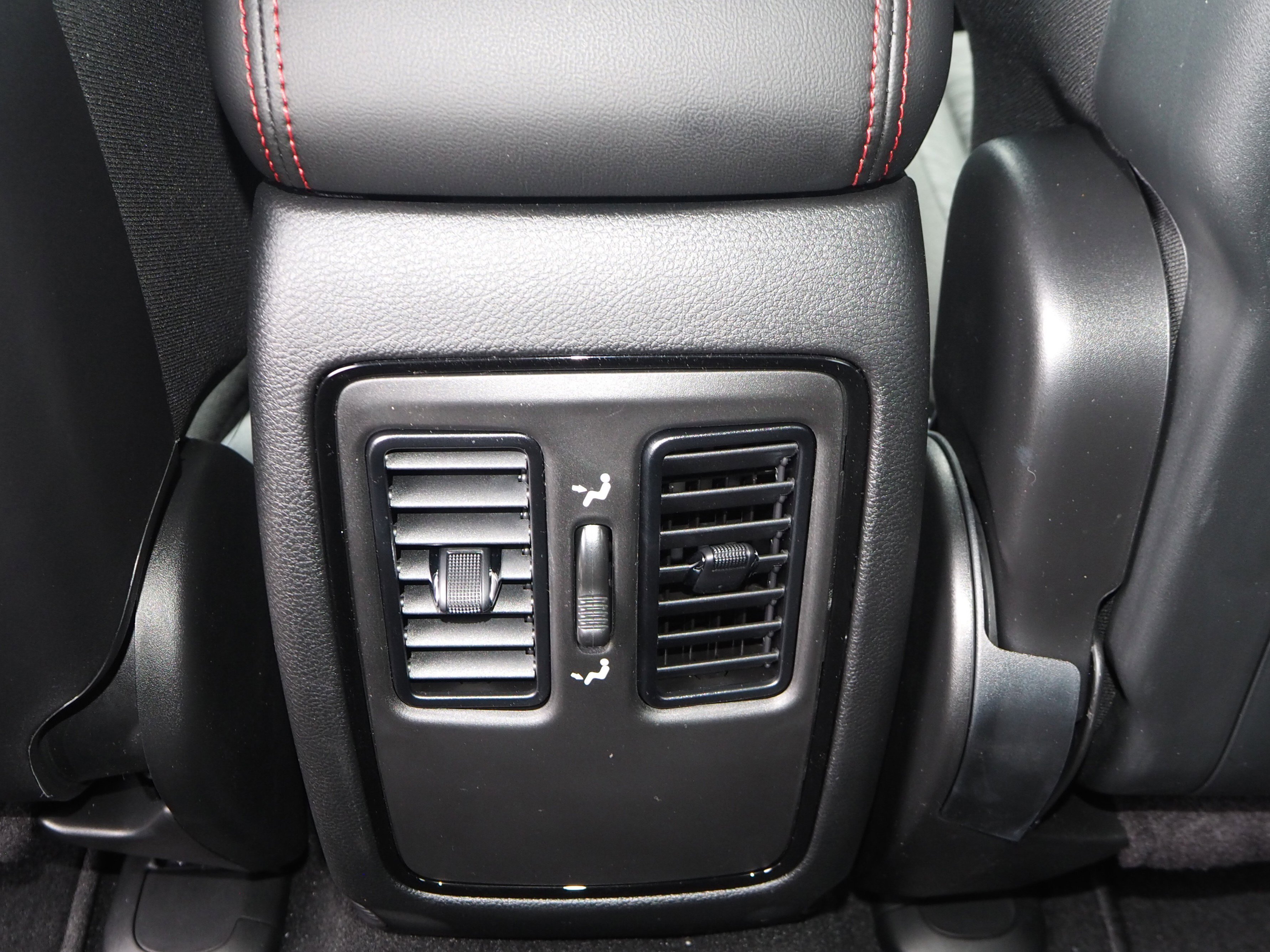 2025 Dodge Durango R/T photo 4