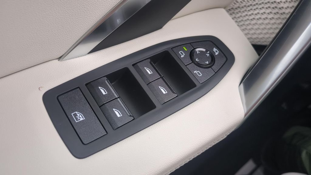 New 2026 Alpine White BMW xDrive28i image 20