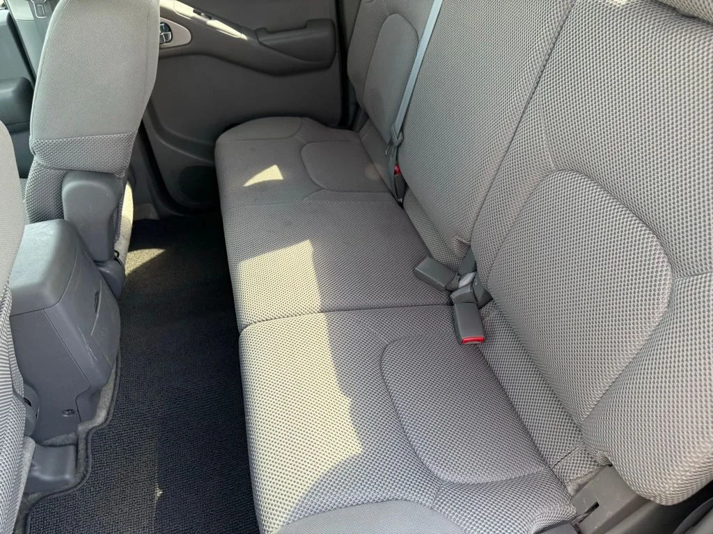 Used 2013 Blue Nissan SV image 35