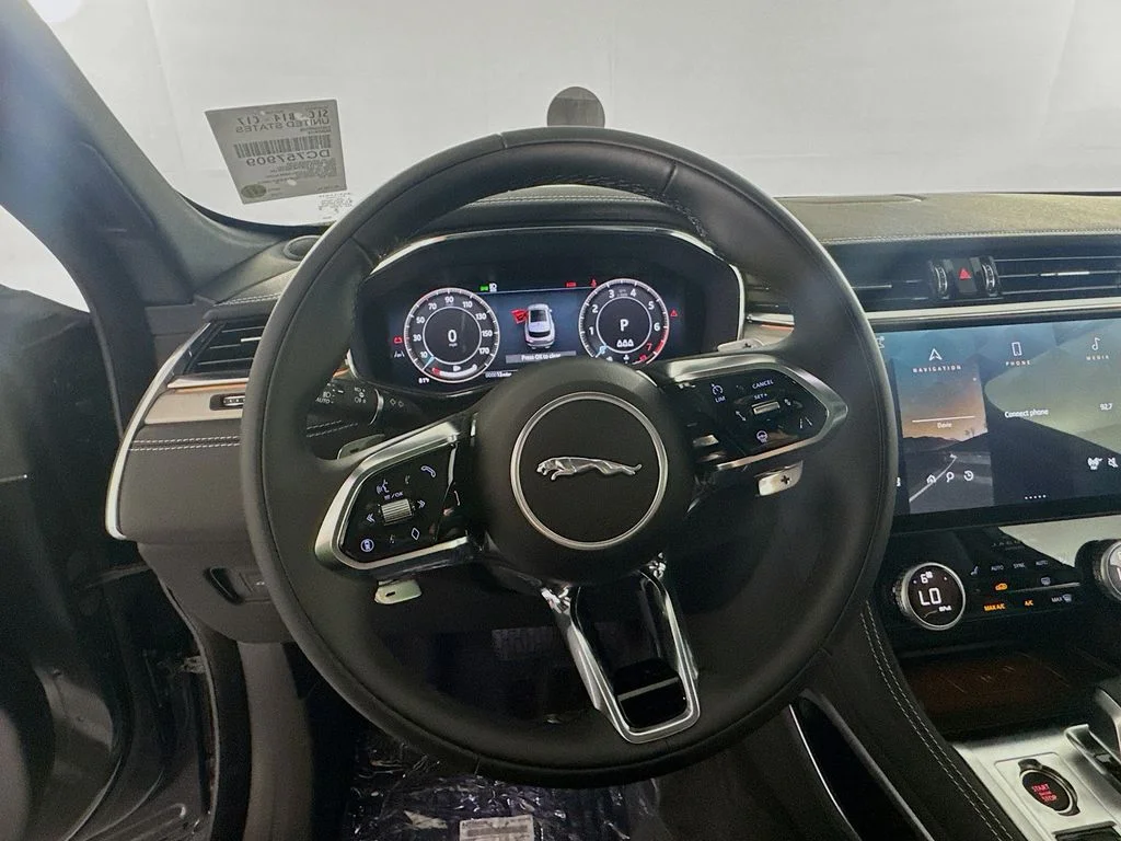 2026 Jaguar F-Pace R-Dynamic S - Photo 11