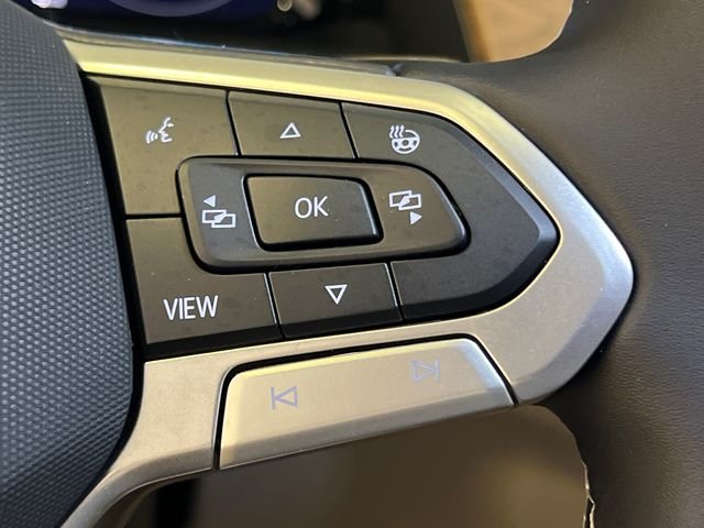 New 2026 White Volkswagen 2.0T SE w/Technology image 15