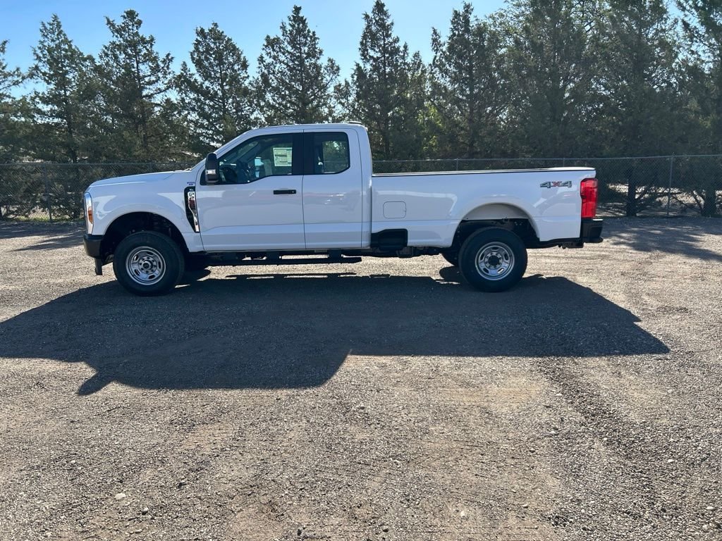 New 2026 Oxford White Ford XL image 3