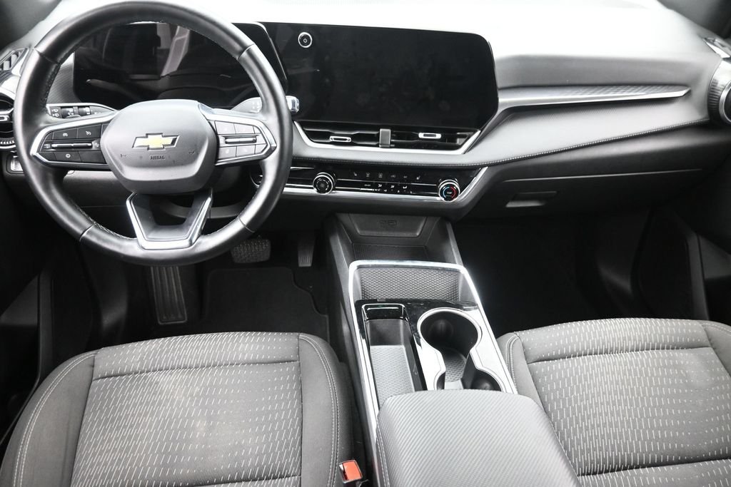 Used 2025 White Chevrolet LT image 15