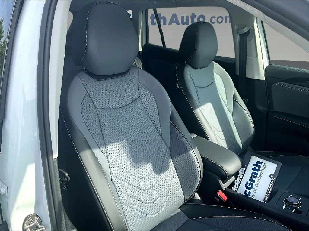 New 2026 Pure White Volkswagen 2.0T SE image 12