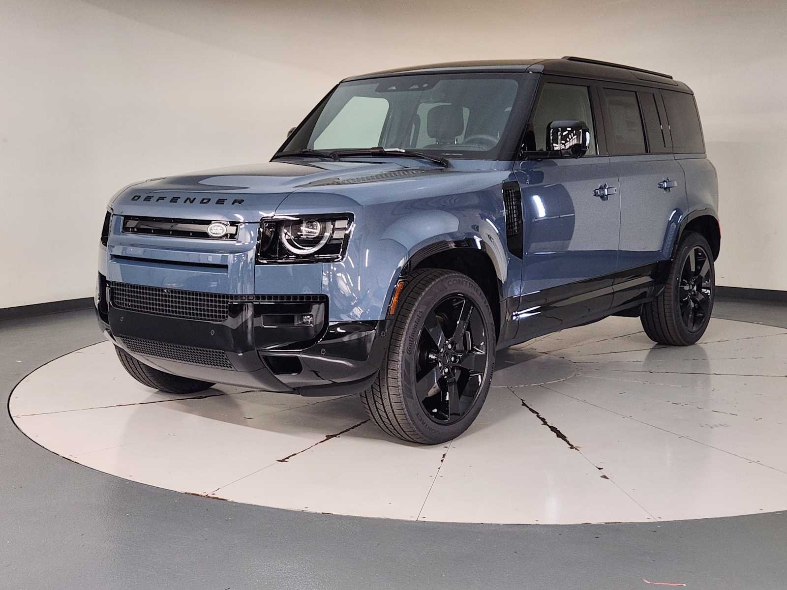2026 Land Rover Defender X-Dynamic SE