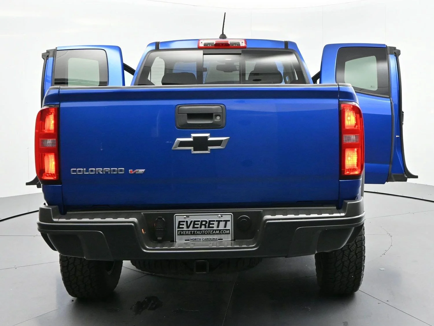 Used 2020 KINETIC BLUE METALLIC Chevrolet 4WD ZR2 image 42