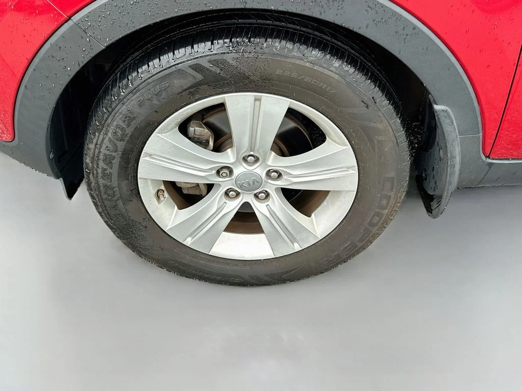 Used 2012 Signal Red Kia LX image 27