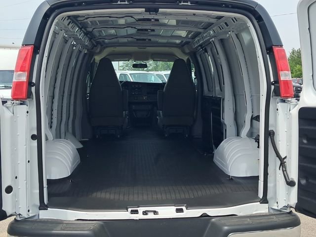 2025 Chevrolet Express Cargo Work Van - Photo 22
