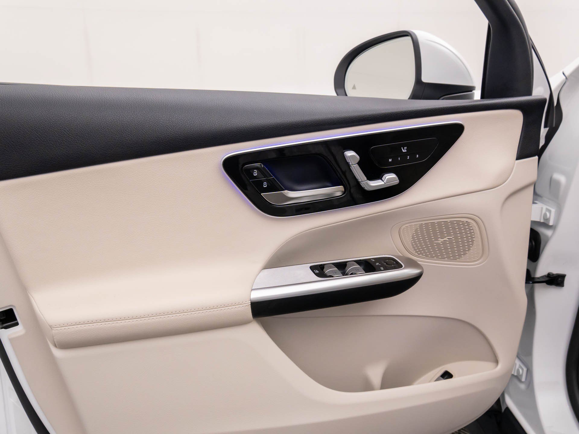 New 2026 White Mercedes-Benz GLC 300 image 12