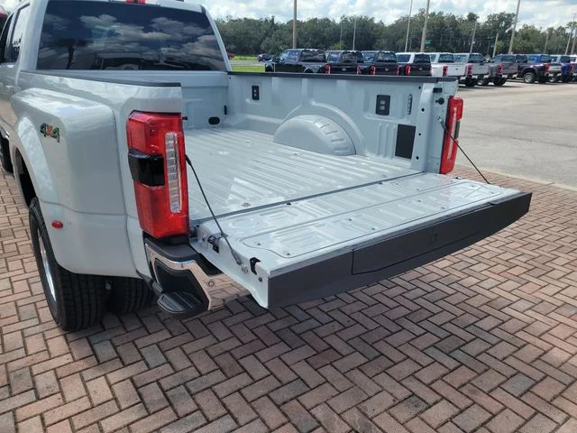 New 2026 Avalanche Ford Lariat image 11