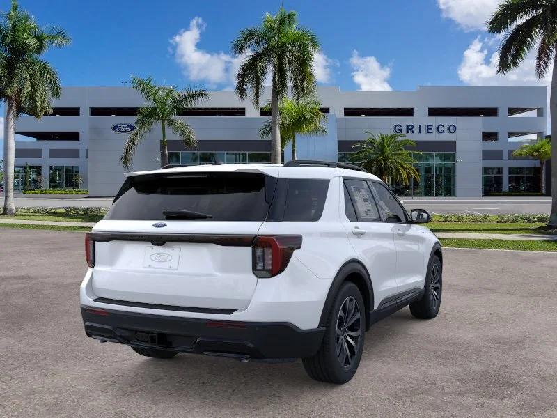 New 2026 Star White Metallic Tri-Coat Ford ST-Line image 25