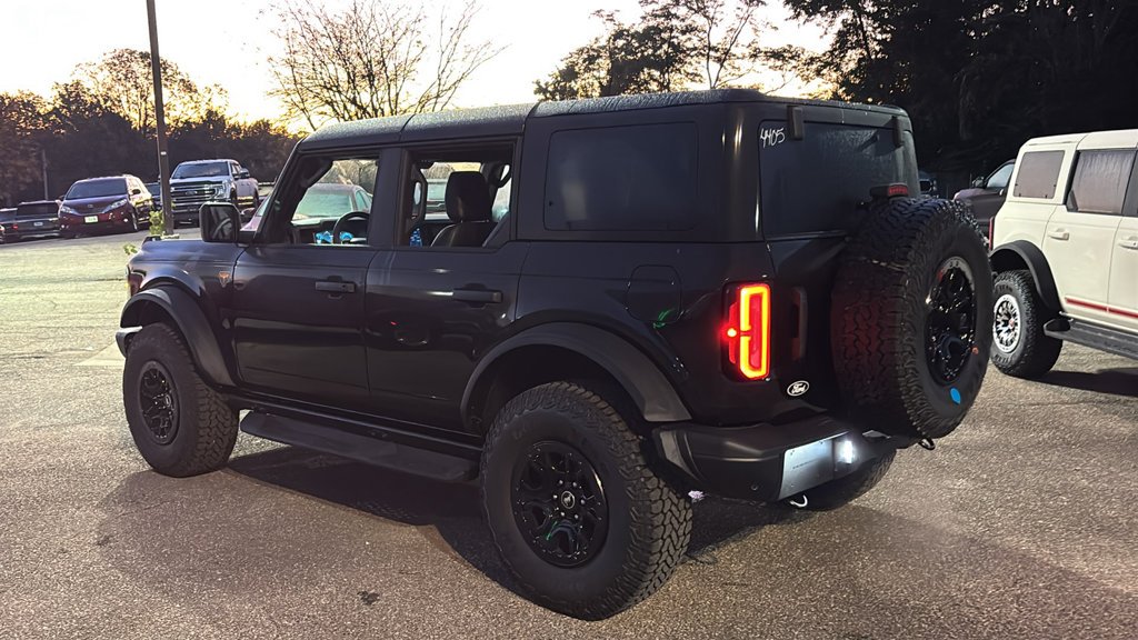 New 2026 Shadow Black Ford Badlands image 5