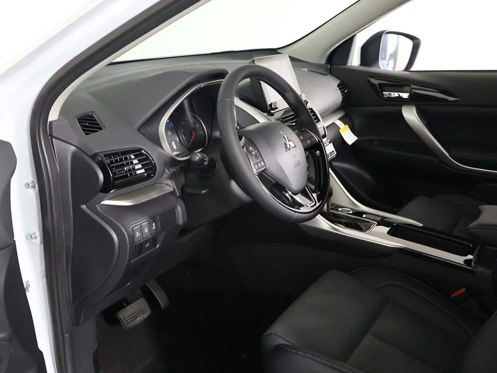 New 2026 White Mitsubishi SE image 22