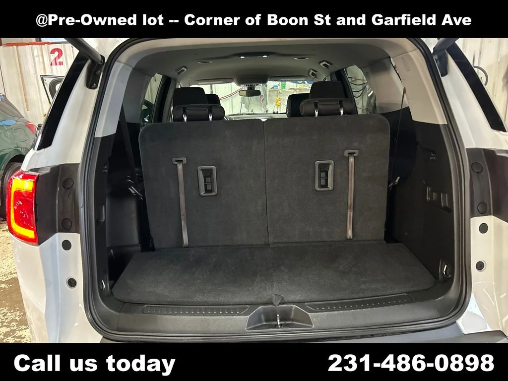 Used 2019 White GMC SLE-2 image 18