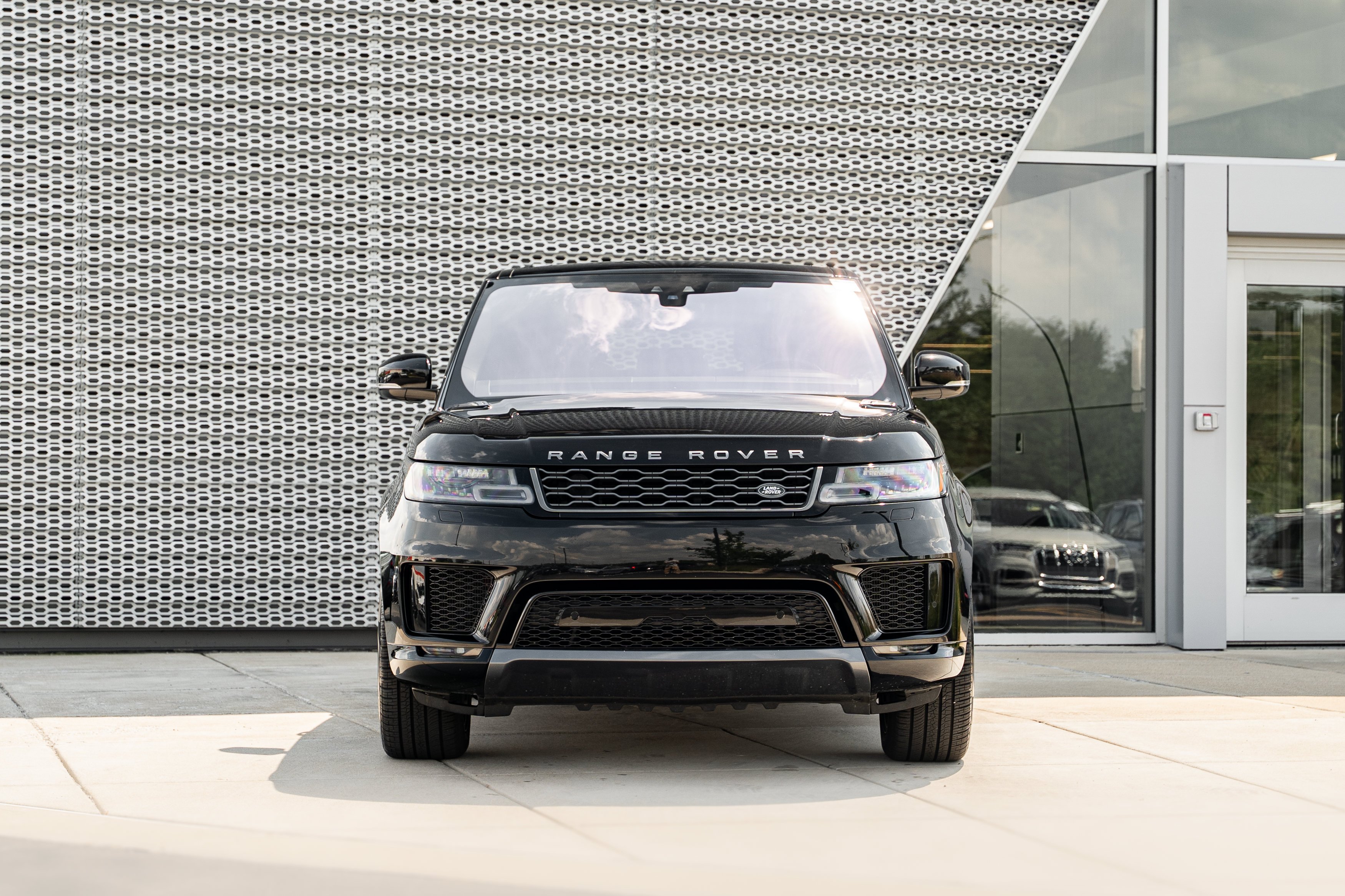 Used 2021 Santorini Black Metallic Land Rover HSE Silver Edition image 33
