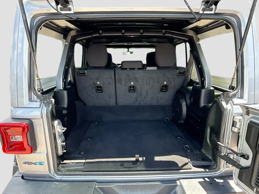 Used 2021 Silver Jeep Unlimited Rubicon 4xe image 30