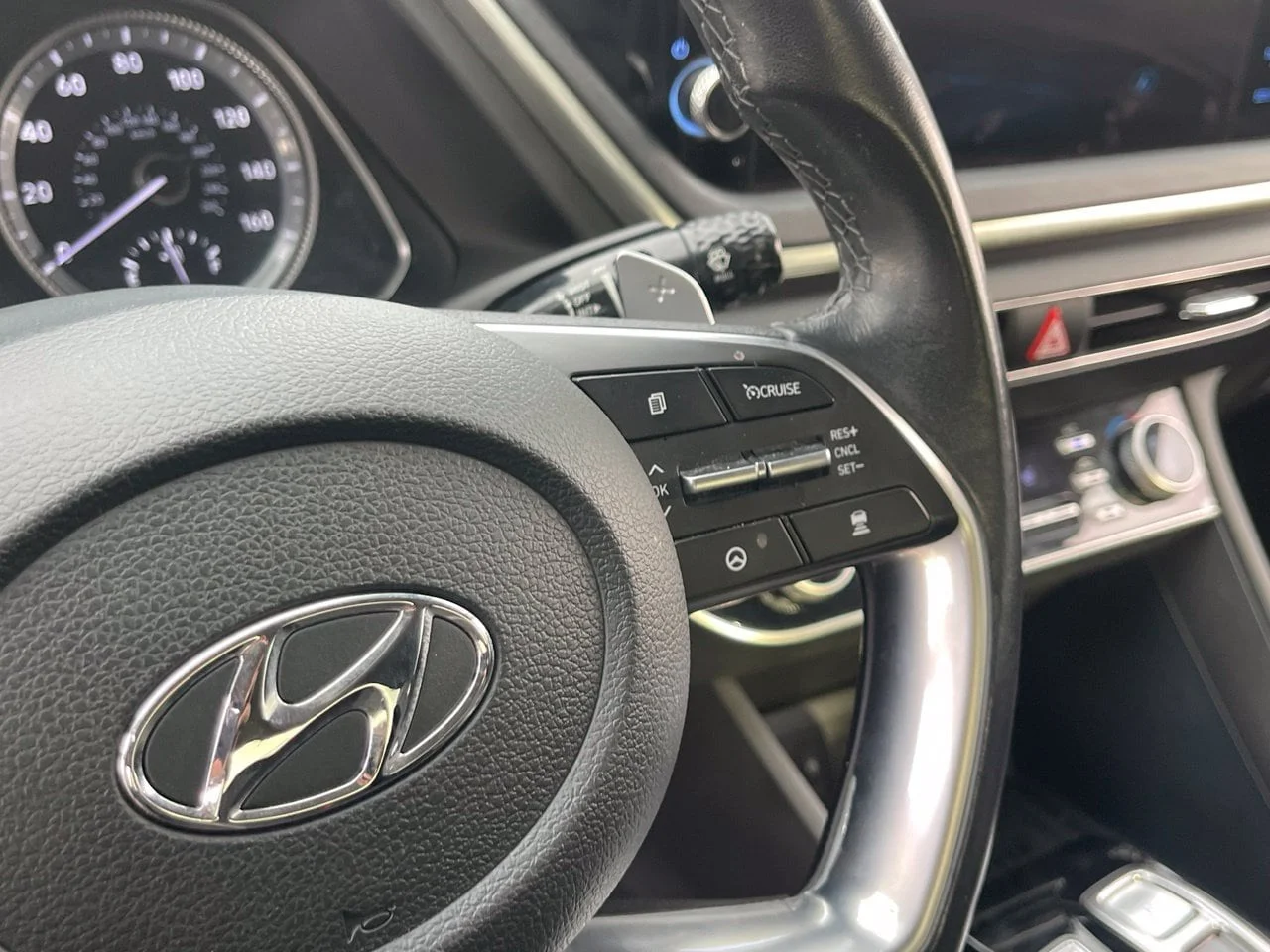 Used 2023 Onyx Black Hyundai SEL image 25