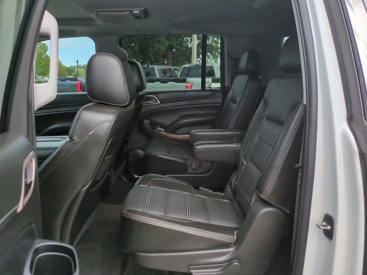 Used 2016 White Frost Tricoat GMC Denali image 14