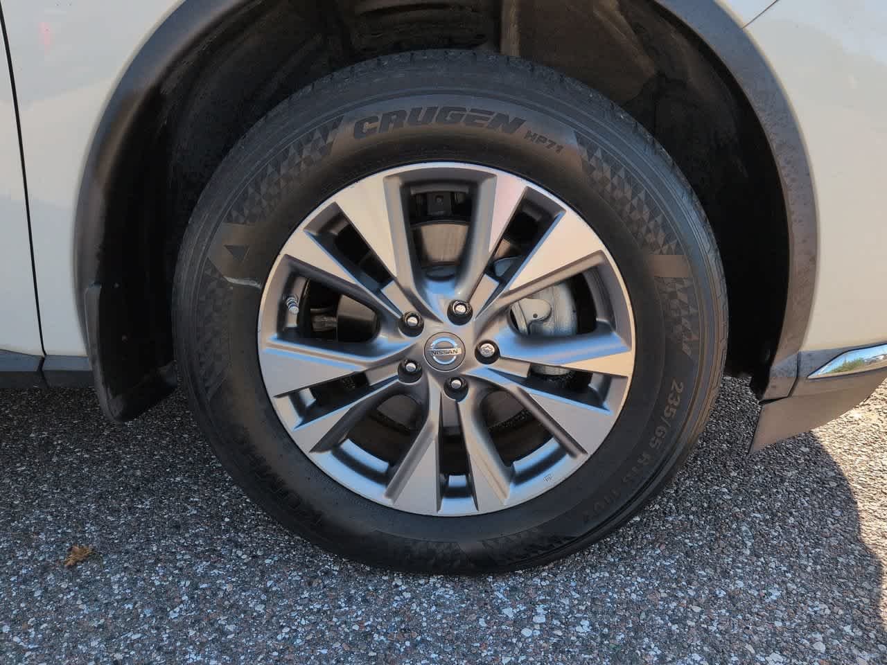 Used 2018 White Nissan S image 11