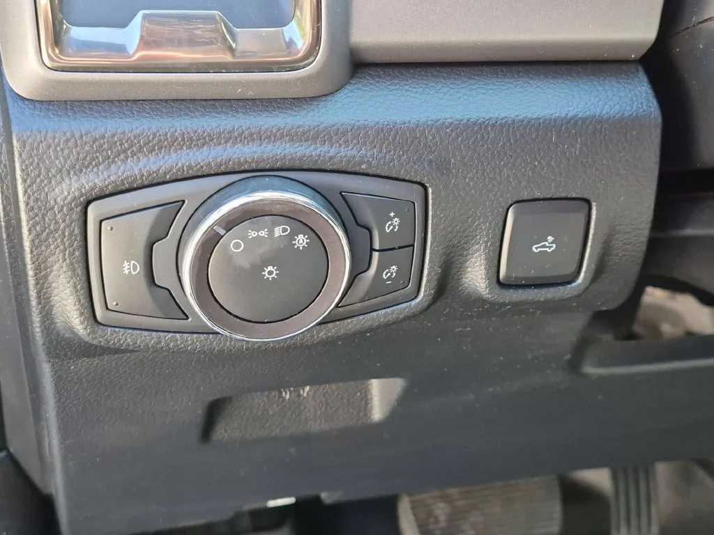 Used 2019 Gray Ford XLT image 15