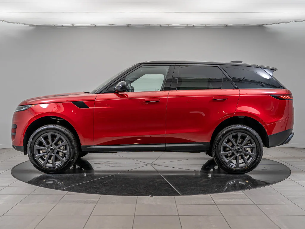 Used 2026 Firenze Red Metallic Land Rover SE image 5
