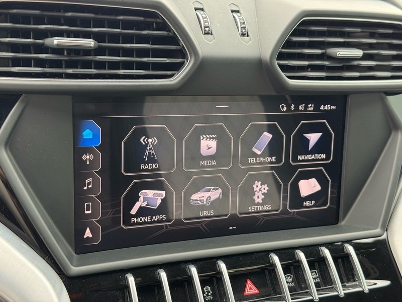 Used 2019  Lamborghini Base image 60