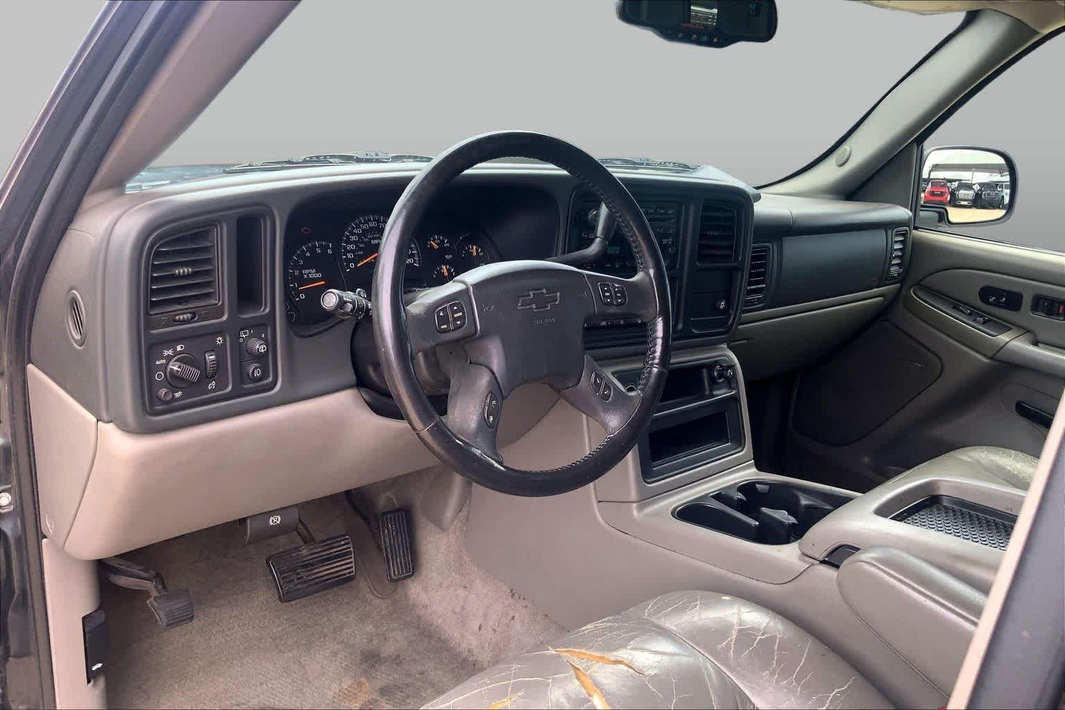 Used 2005 Dark Gray Metallic Chevrolet LT image 15